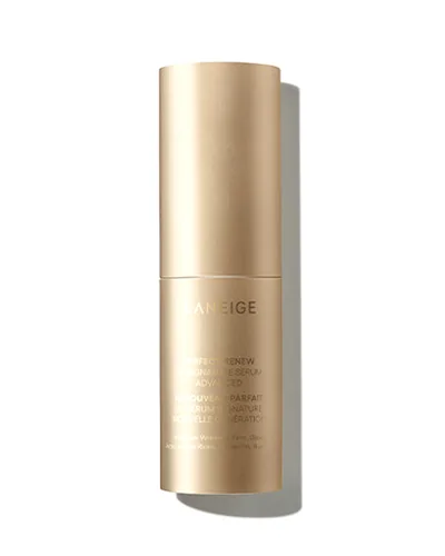 Envase cerrado de Perfect Renew 3X Signature Serum Advanced sobre fondo blanco