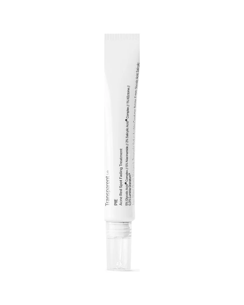 Envase de PIE Acne Red Spot Fading Treatment sobre fondo blanco