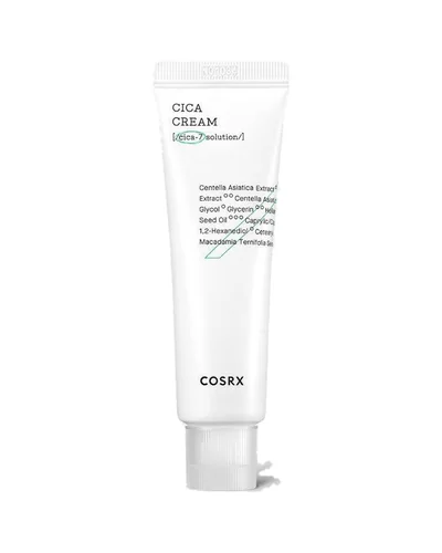 Envase de Pure Fit Cica Cream sobre fondo blanco