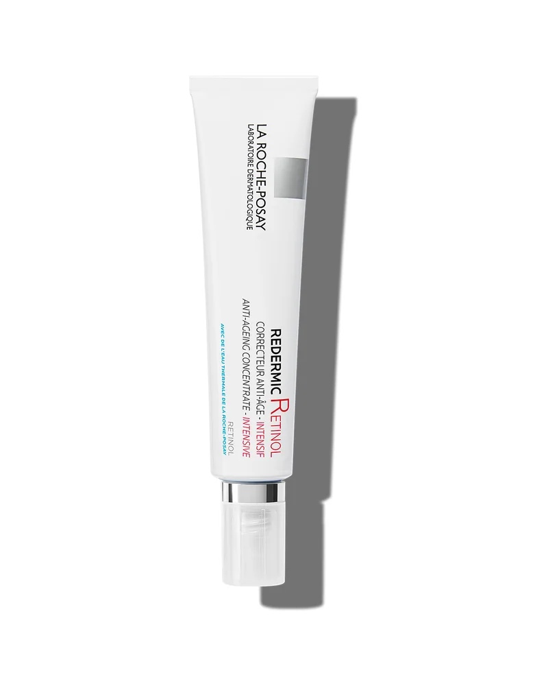 Envase de Redermic Retinol Crema sobre fondo blanco