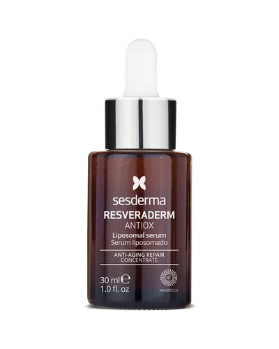 Envase de Resveraderm Liposomal Serum sobre fondo blanco