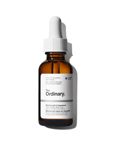 Envase de Retinol 0.5% in Squalane sobre fondo blanco