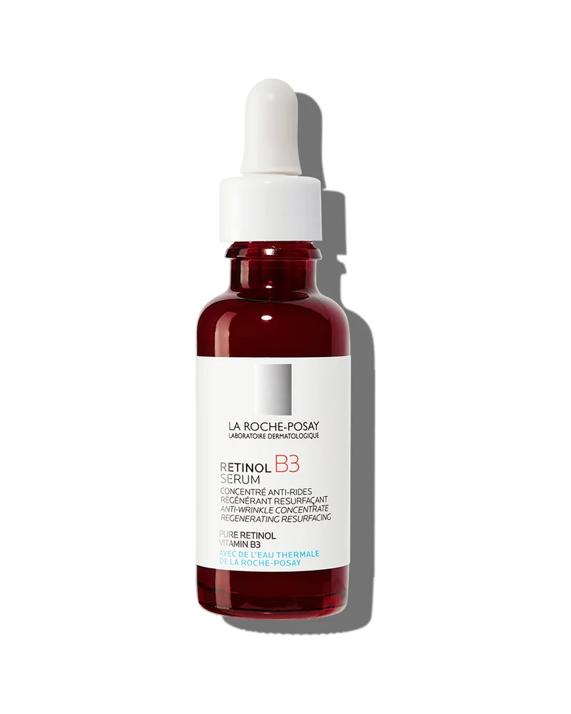 Envase de Retinol B3 Sérum sobre fondo blanco