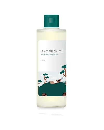 Envase de Pine Calming Cica Lotion sobre fondo blanco