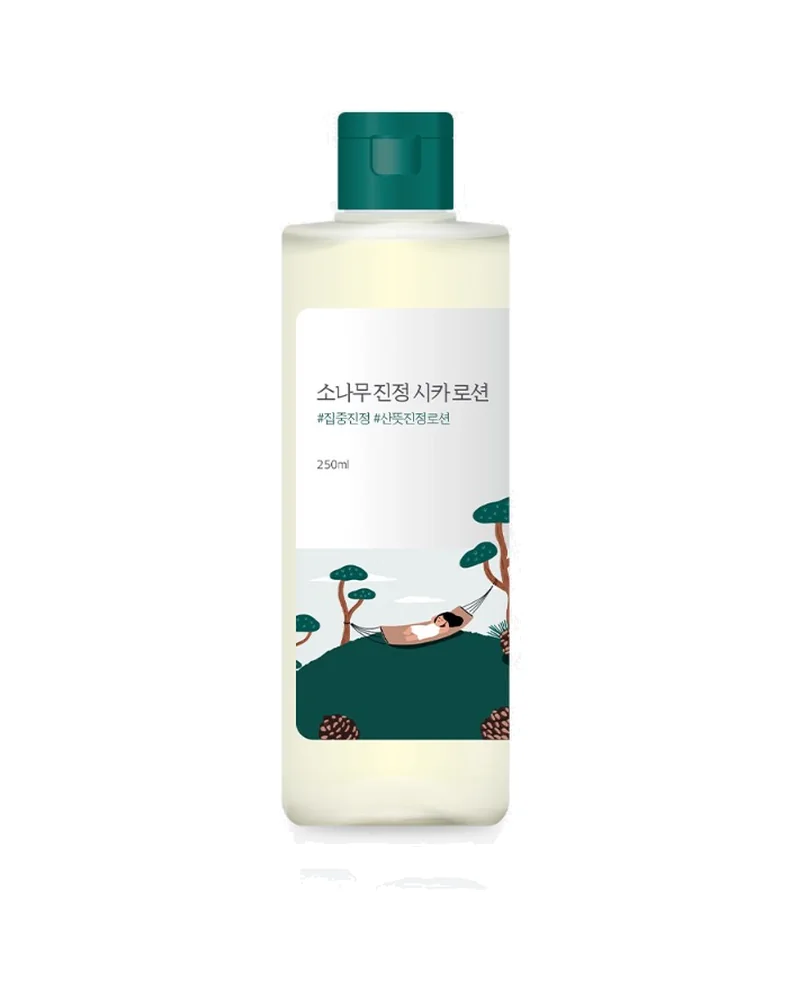 Envase de Pine Calming Cica Lotion sobre fondo blanco