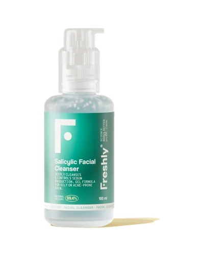 Envase de Salicylic Facial Cleanser sobre fondo blanco