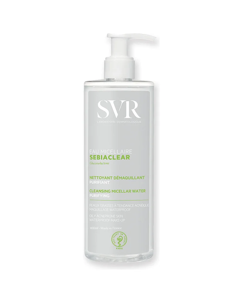 Envase de Sebiaclear Eau Micellaire sobre fondo blanco