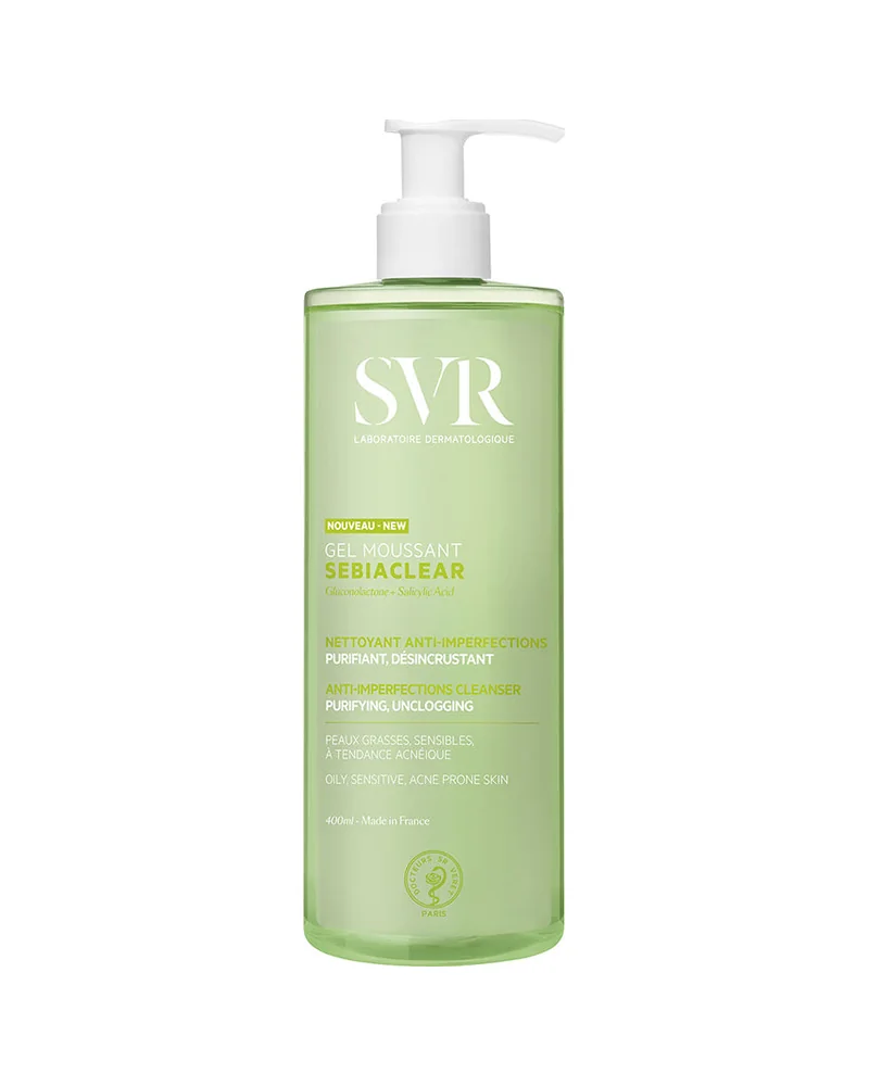 Envase de Sebiaclear Gel Moussant sobre fondo blanco