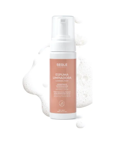 Envase de Espuma Limpiadora Facial sobre fondo blanco