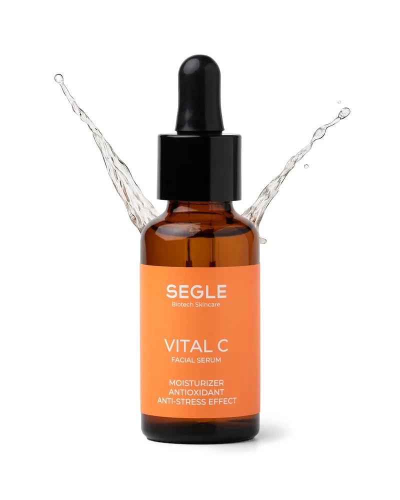 Envase de Sérum Vital C sobre fondo blanco