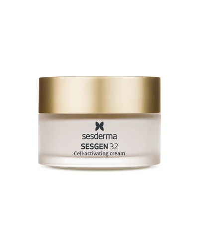 Envase de Sesgen 32 Crema sobre fondo blanco