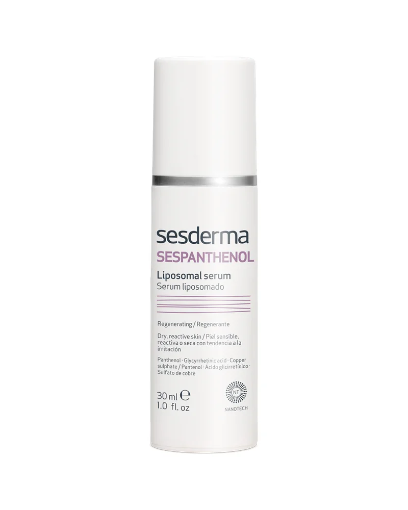 Envase de Sespanthenol Liposomal Serum sobre fondo blanco