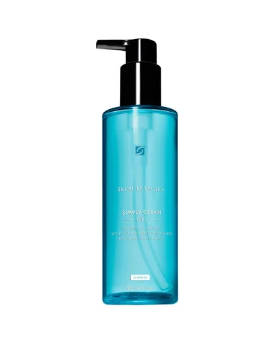 Envase de Simply Clean sobre fondo blanco