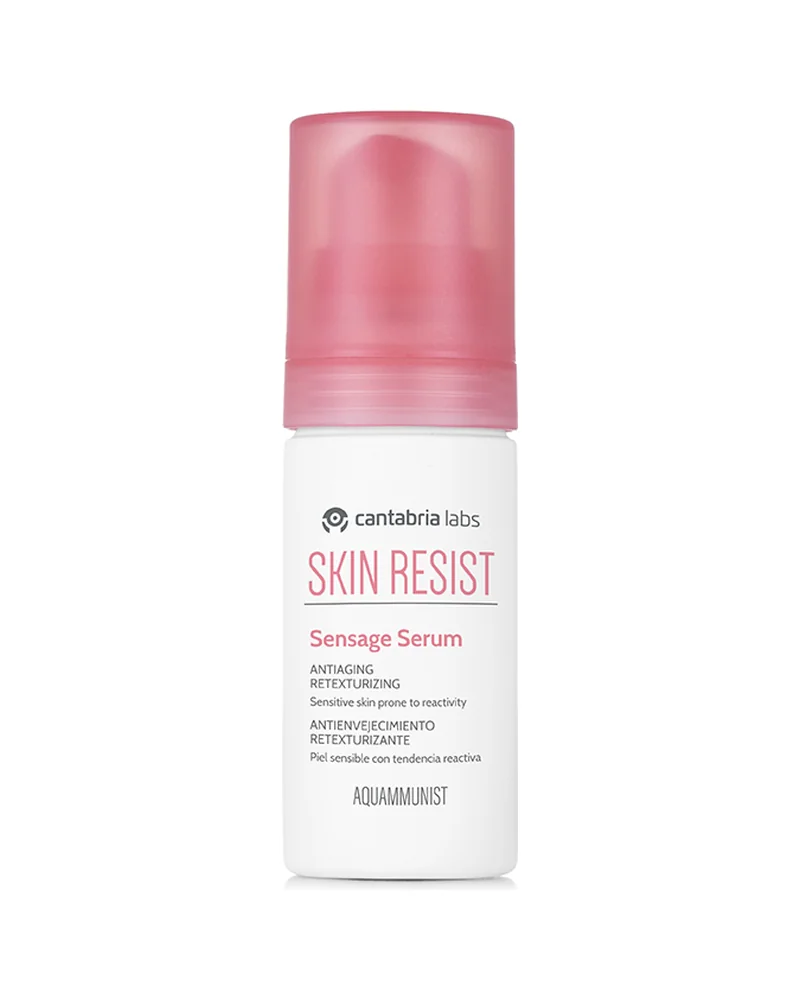 Envase de Skin Resist Sensage Sérum sobre fondo blanco