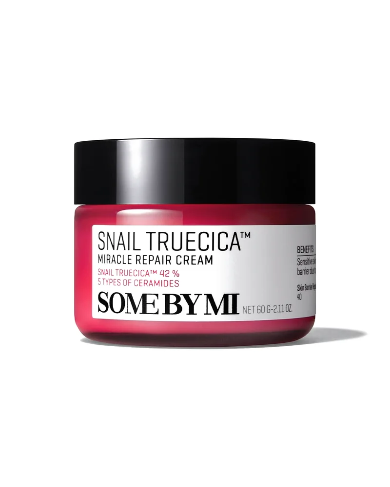 Tarro de Snail Truecica Miracle Repair Cream sobre fondo blanco
