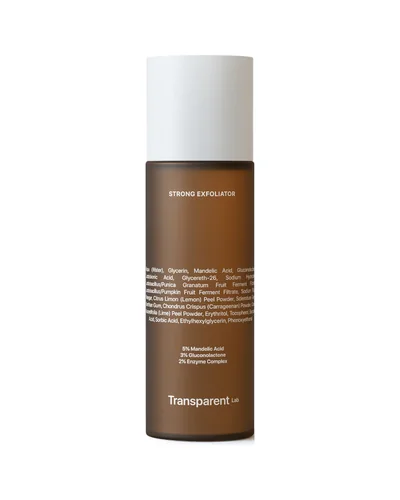 Envase de Strong Exfoliator sobre fondo blanco