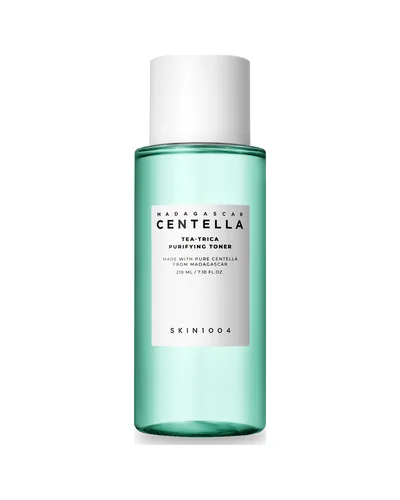 Envase de Madagascar Centella Tea-Trica Purifying Toner sobre fondo blanco