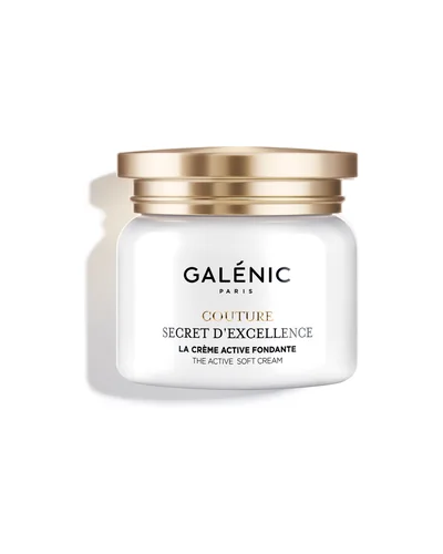 Tarro de The Active Soft Cream sobre fondo blanco