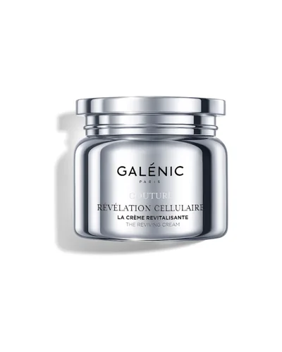 Tarro de The Reviving Cream sobre fondo blanco