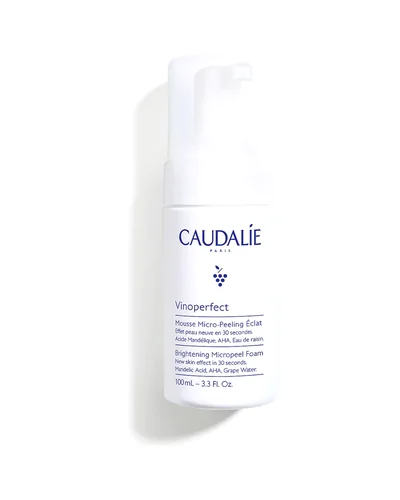 Envase de Vinoperfect Espuma Micropeeling sobre fondo blanco