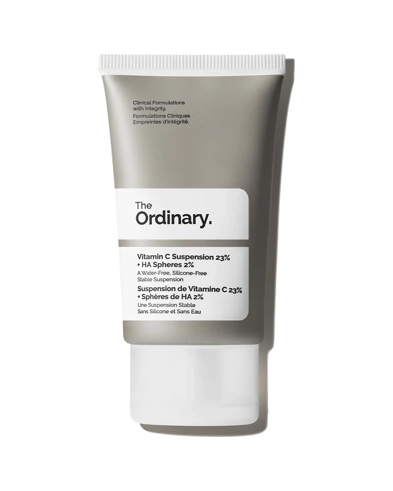 Envase de Vitamin C Suspension 23% + HA Spheres 2% sobre fondo blanco