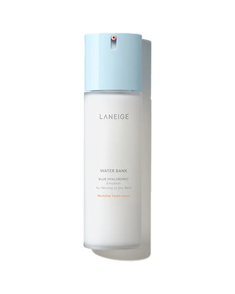 Frasco con dosificador de Water Bank Blue Hyaluronic Emulsion para piel normal a seca sobre fondo blanco