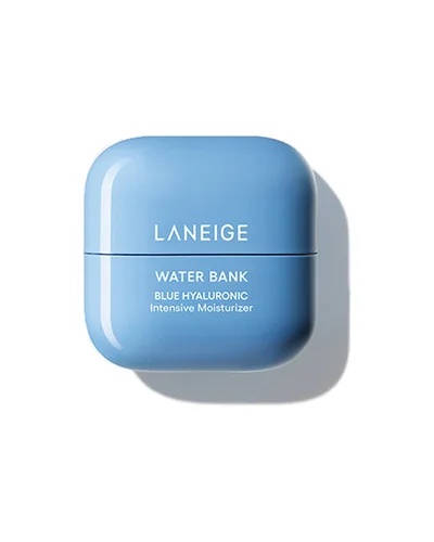 Tarro azul de Water Bank Blue Hyaluronic Intensive Moisturizer sobre fondo blanco